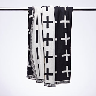 Crosshairs Cotton Mono-Knit Reversible Throw in Monochrome