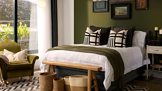 From Summer Chic to Winter Snug: 8 Tips to Transform Your Bedroom